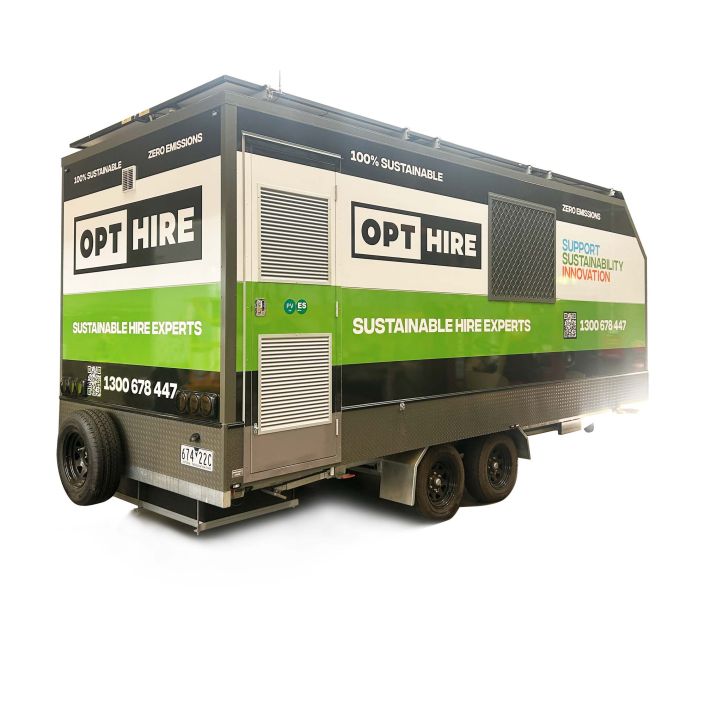 opthire employee showing to man the product